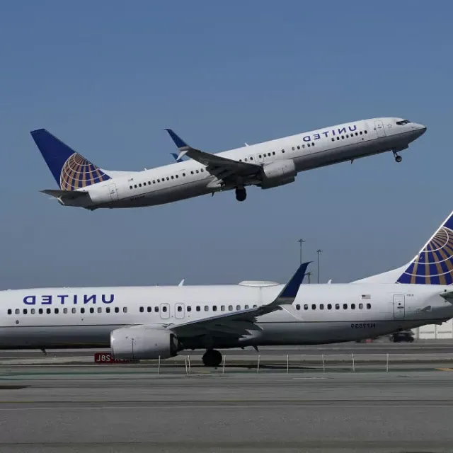 Les avions arrivent et partent de SFO